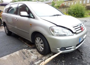 Toyota Avensis Verso automatic breaking