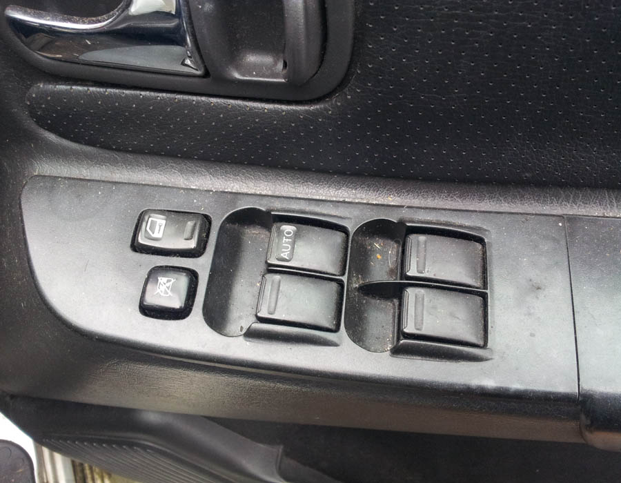 Nissan Terrano Window switch driver side front 3.0 SVE TD 2001-2006 ...