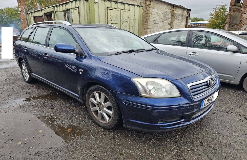 Toyota Avensis MK2 Breaking Parts Spares D4D Estate Blue 8P4