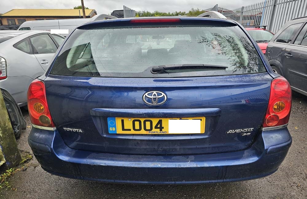 Toyota Avensis MK2 Breaking Parts Spares D4D Estate Blue 8P4